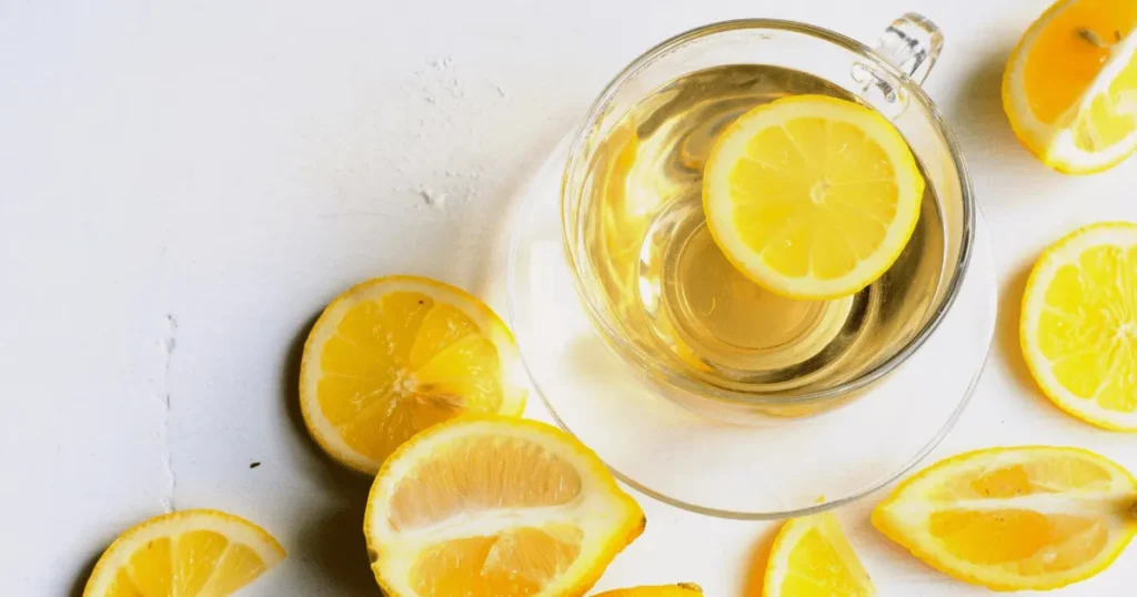 Brocca acqua con limone