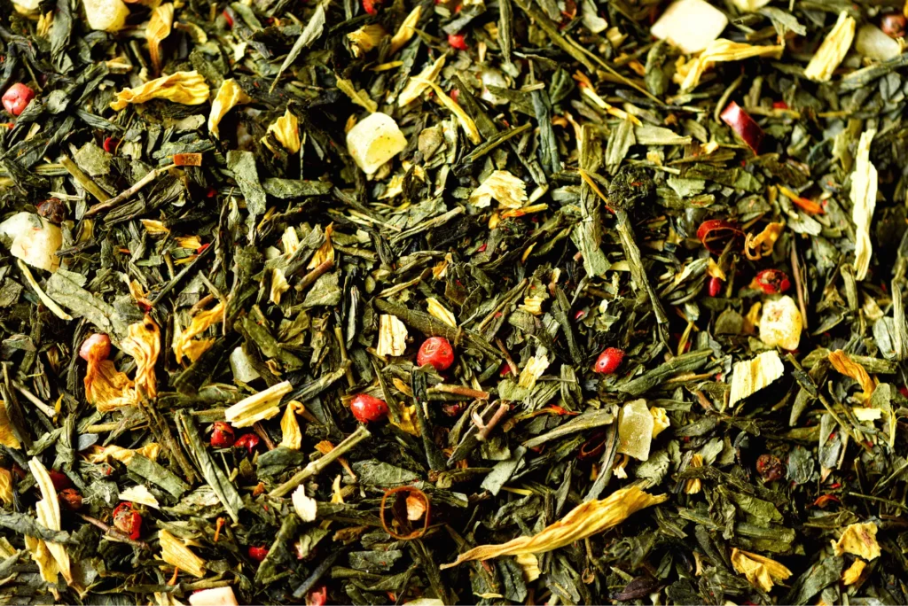 Tè verde grezzo con le sue proprietà antiossidanti